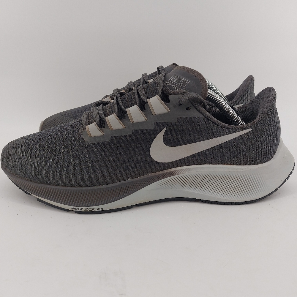 The Nike Air Zoom Pegasus Size 9